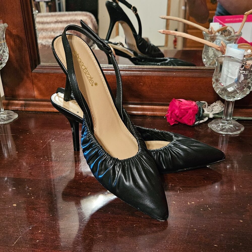 Klaire Pumps